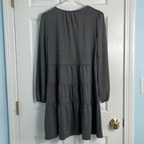 NWT Jane and Delancey Gray Tiered Long Sleeve Dress Size Small - Picture 6 of 8